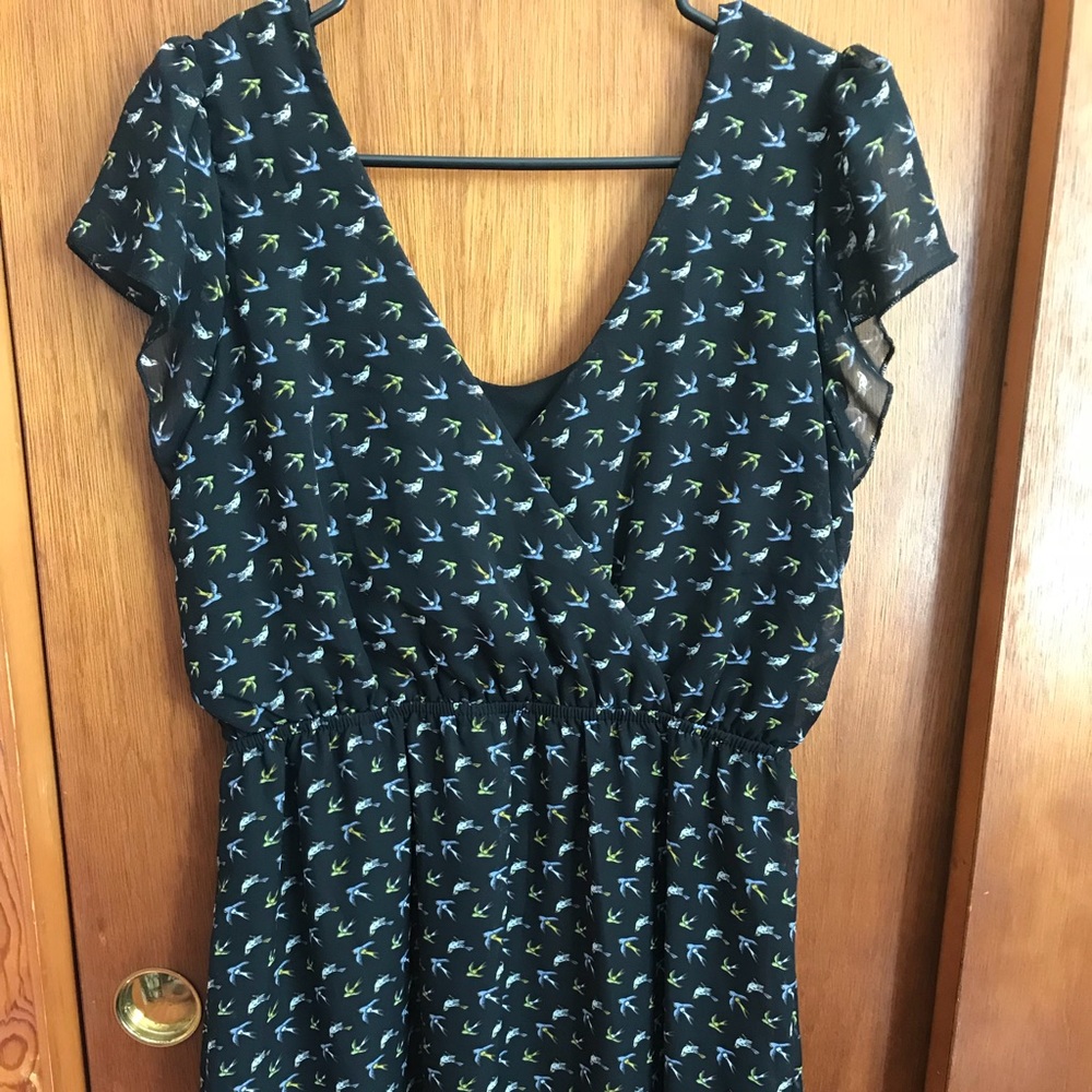 Flowy Bird Pattern Dress - Picture 2 of 3